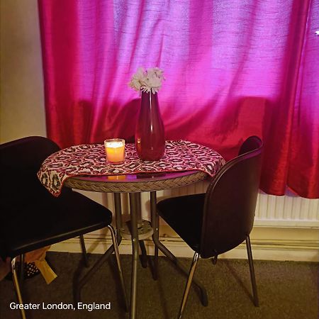 Cosy Private Room In Hornchurch, London With Free Parking Экстерьер фото